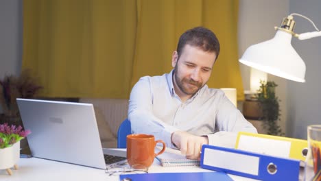 Home-Office-Arbeiter,-Freiberuflich-Tätig.