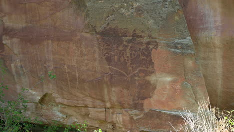 Petroglyphs-At-Capitol-Reef-National-Park-In-Utah