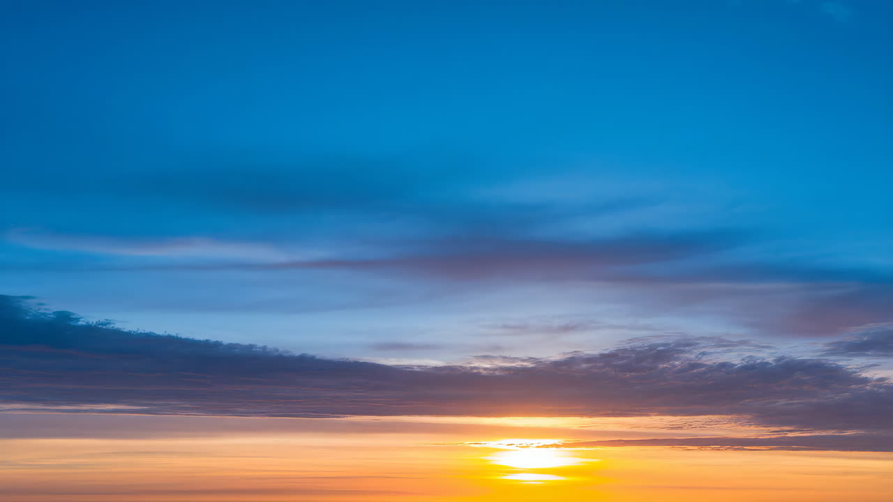 Vibrant Sunset Sky with Clouds