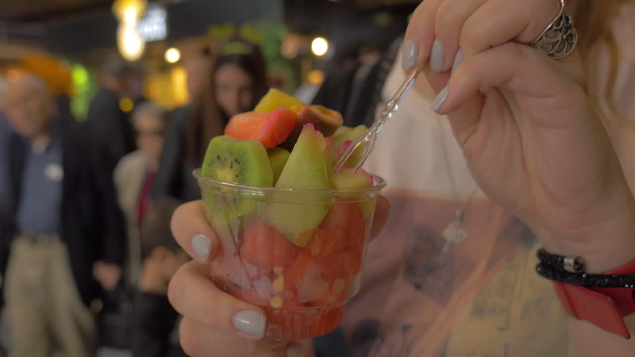 postre saludable con frutas frescas