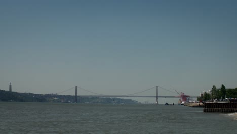 el río tago y el puente de lisboa