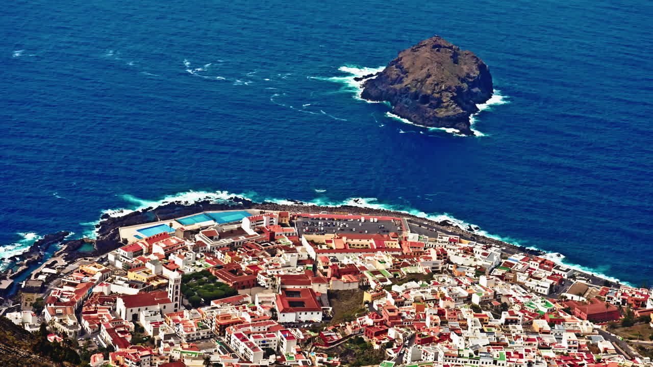 테네리페 의 해안 도시 의 공중 사진