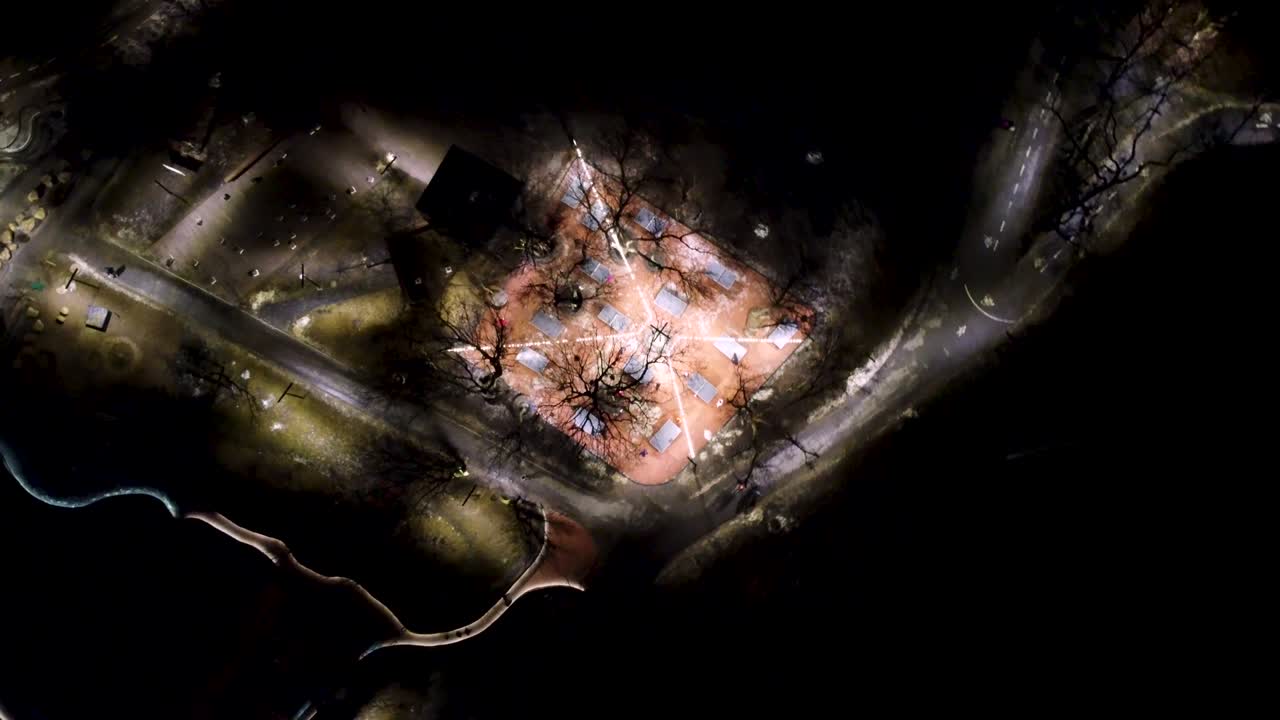 야간 에 에어리얼 테이블 테니스 야외 놀이터