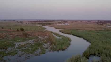 panorama del río cuando en la franja de caprivi, namibia