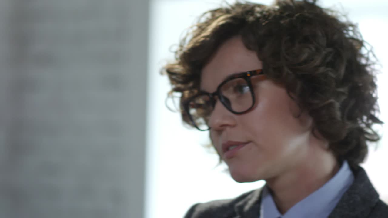 mujeres en sesiones de psicoterapia interpersonal