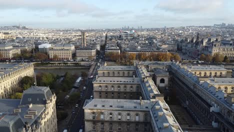 volando sobre parís y su majestad