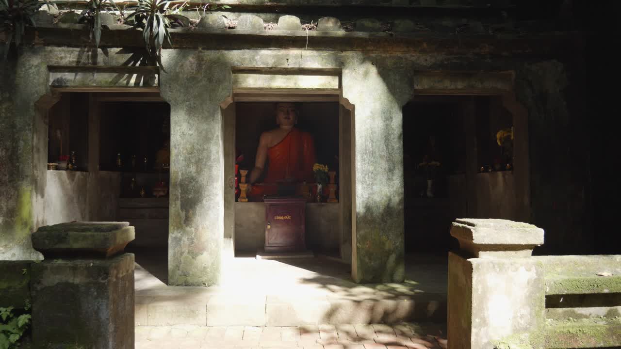 Buddha statue altar at Marble Mountain, Da Nang, Vietnam