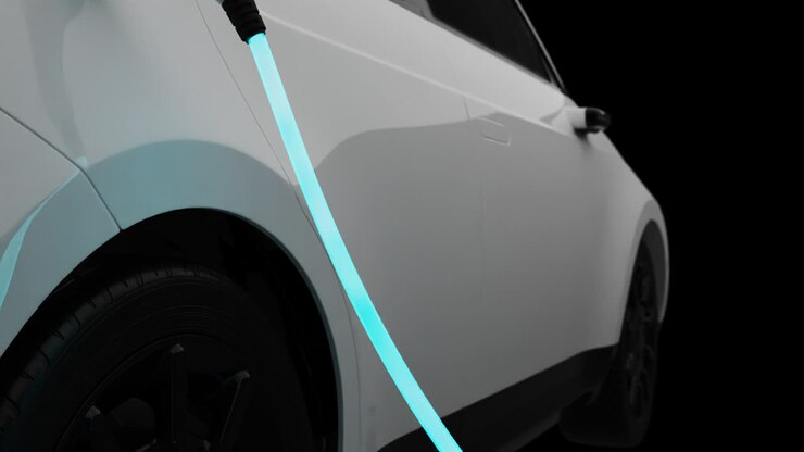 Una visualizzazione 3D di un'auto elettrica bianca in carica con sfondo nero.