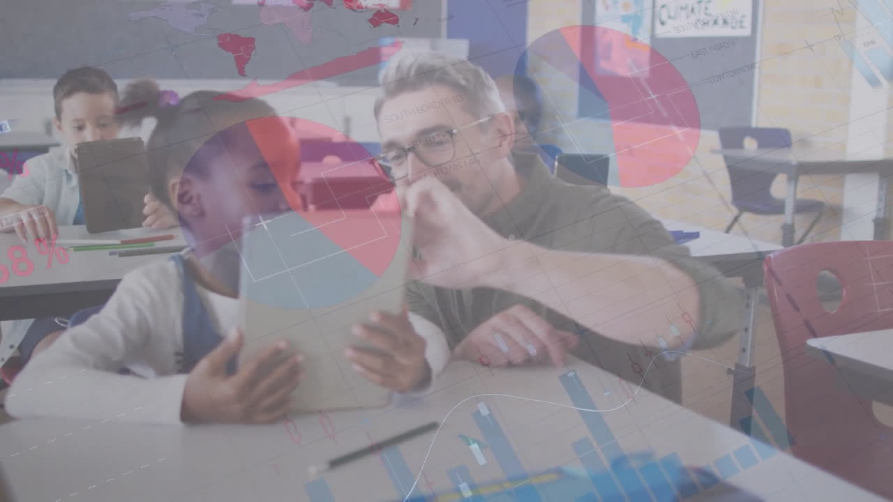 animación de la interfaz infográfica, un maestro diverso ayudando a la niña a usar la tableta digital