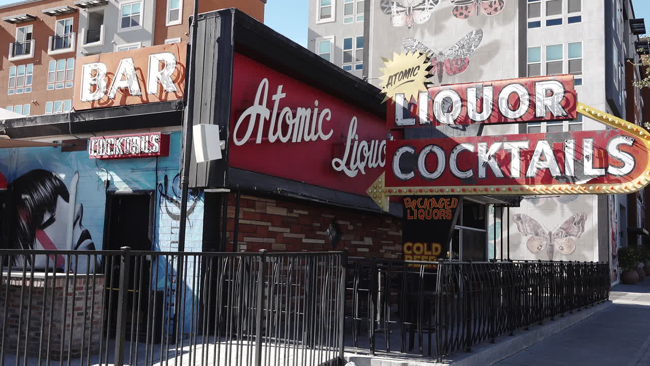 주류 및 칵테일 바 익스테리어 데이