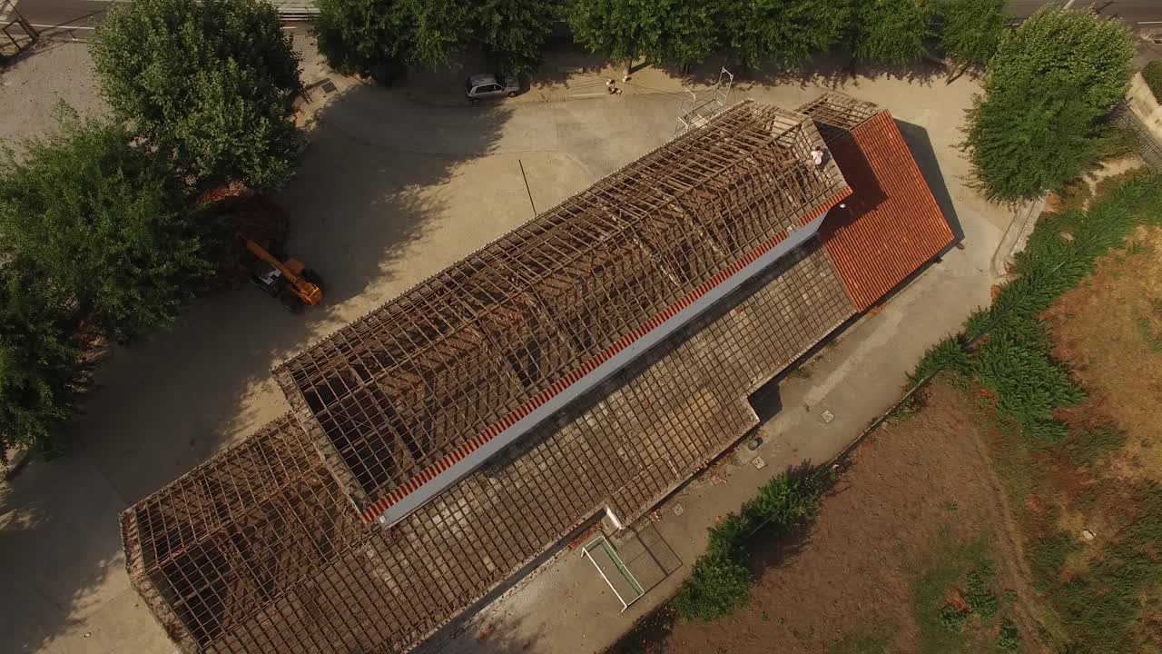 tiro aéreo nuevo techo de construcción residencial casa enmarcamiento casa