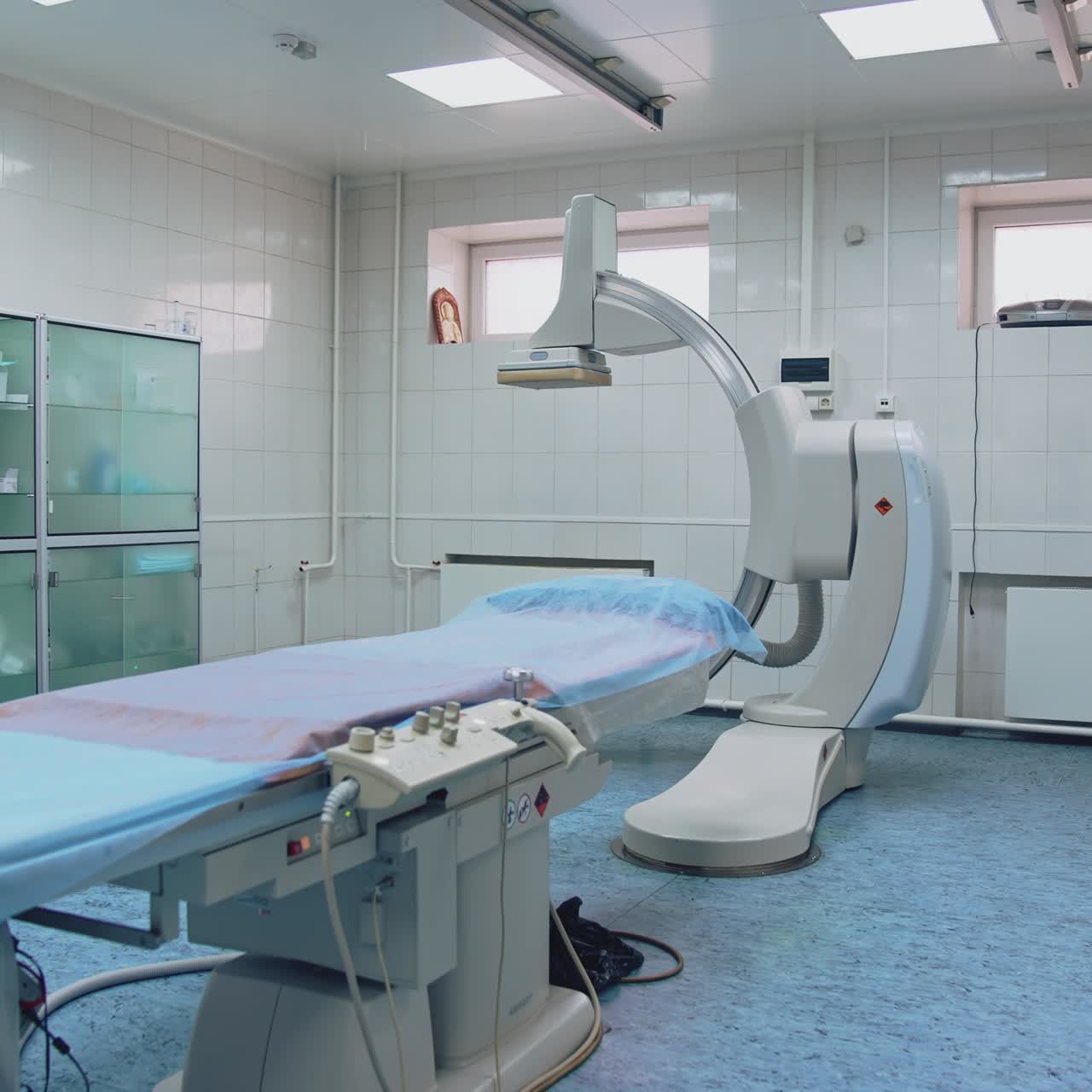 Emergency medical health care surgery ward. Empty operation ward with lights