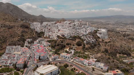 El-Pueblo-Blanco-De-Mojácar-Durante-El-Día