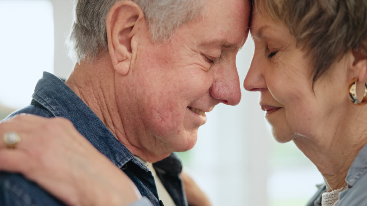 고등 부부, 안고 춤추는 집에서 클로즈업