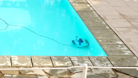 electric robot cleaning swimming pool