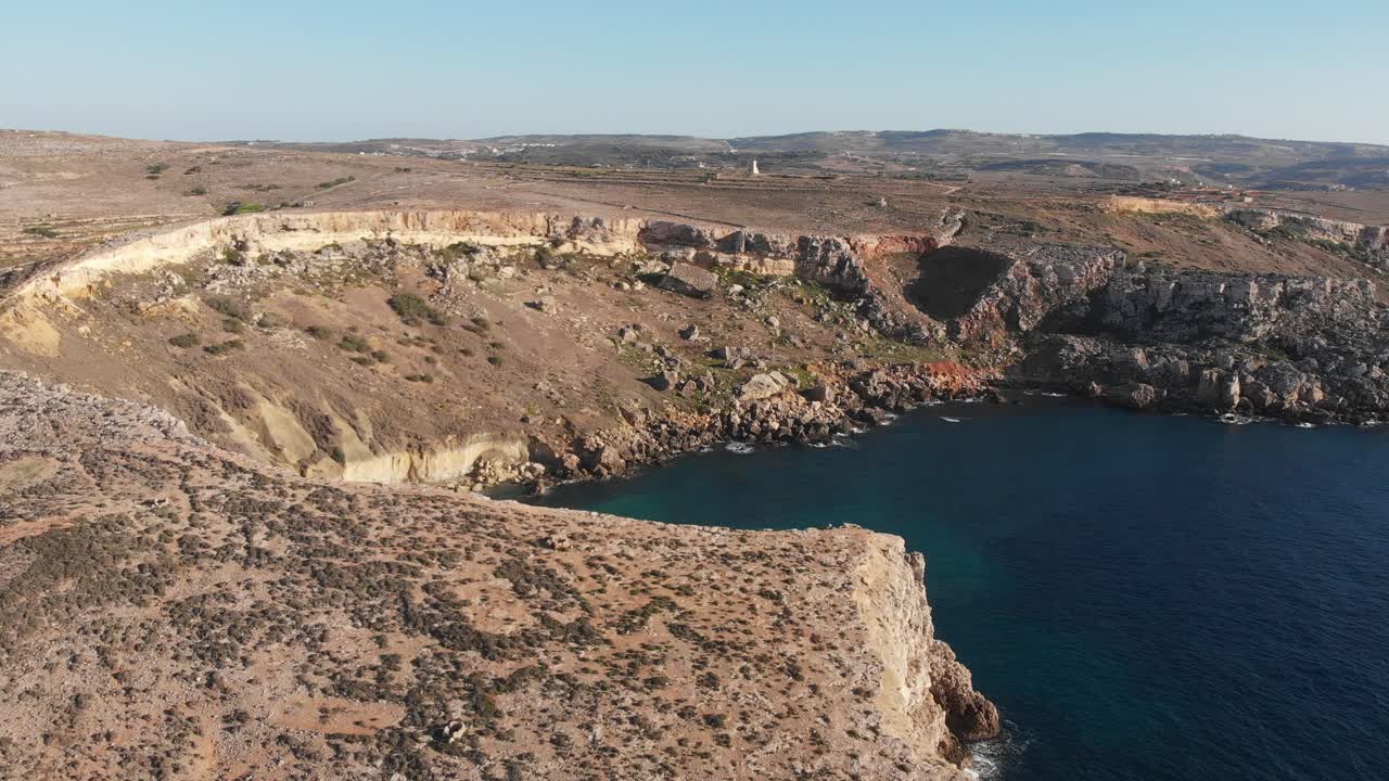 video aéreo de drones de malta, mellieha y alrededores