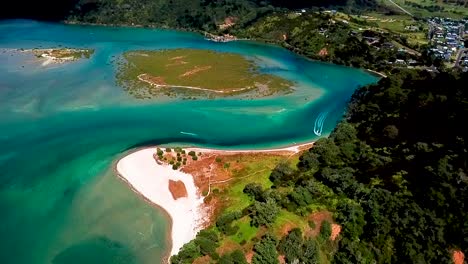 Una-Hermosa-Vista-De-Donde-El-Océano-Se-Encuentra-Con-La-Tierra