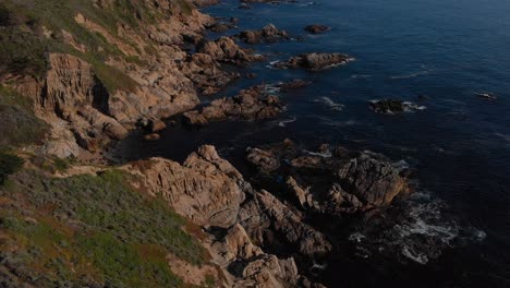 Hiking-footpath-near-rocky-California-Coastline