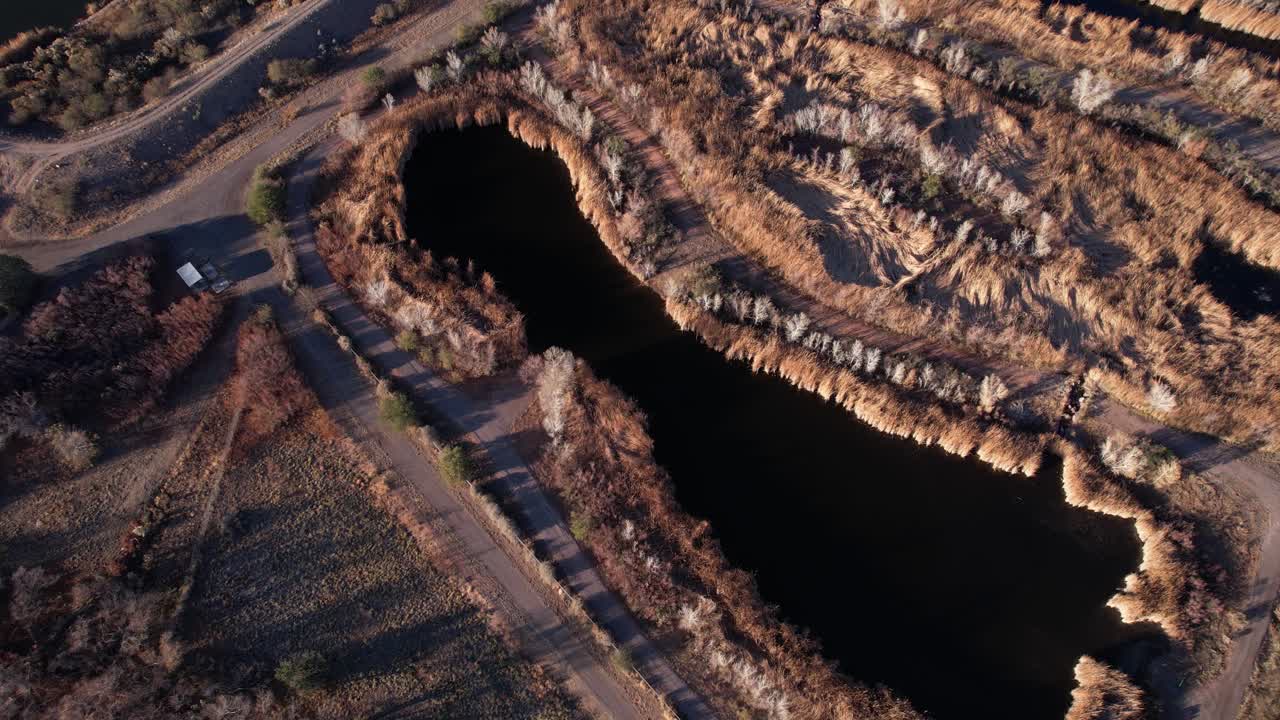 vista aérea, humedales de sedona, estanques de tratamiento de aguas residuales y preservación