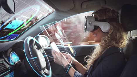 animación de una pantalla interactiva sobre una mujer que usa auriculares vr en un coche de conducción autónoma