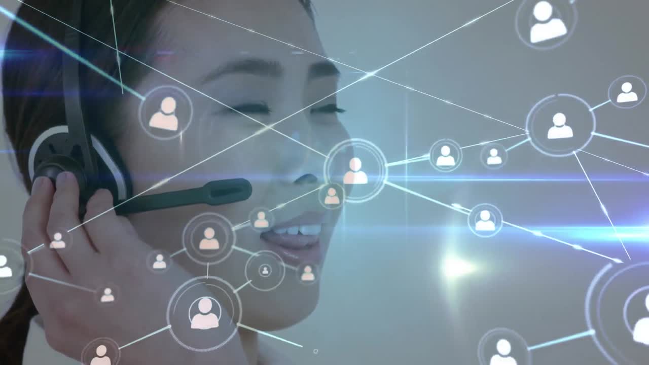 animación de redes de conexiones con iconos sobre una mujer de negocios con auriculares de teléfono