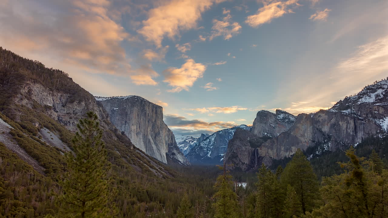 Scenic Spot At Tunnel View On California State Route 41 In Yosemite National Park, United States
