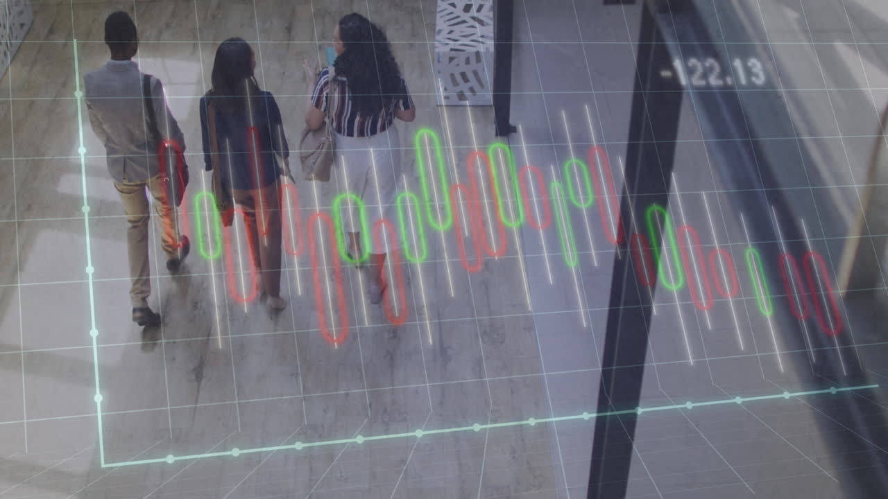 Animation du traitement des données financières sur divers hommes d'affaires au bureau