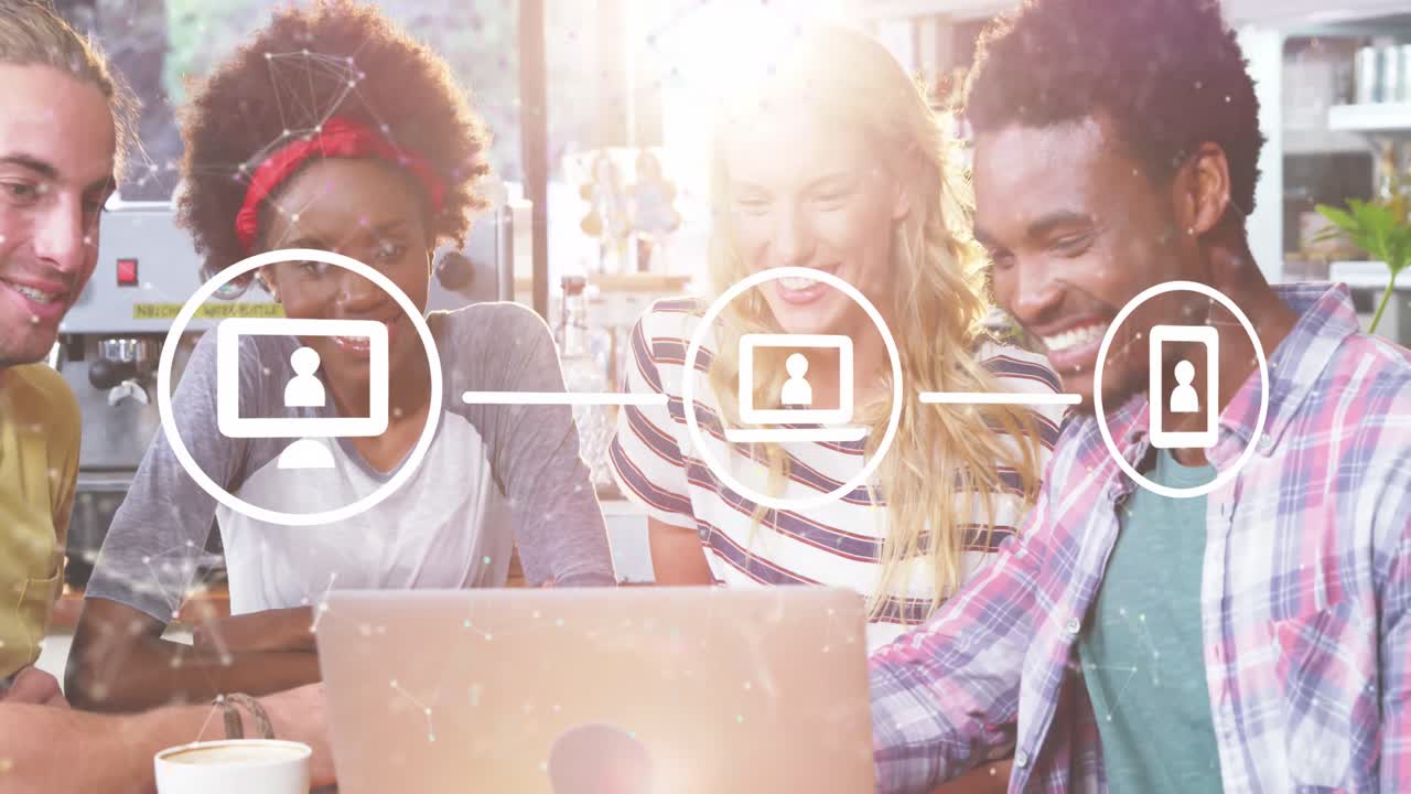 animación de iconos conectados por líneas y puntos que forman formas sobre diversos amigos que buscan en la computadora portátil.