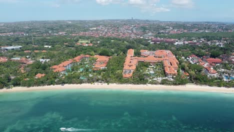 4K-Drohnenaufnahmen-Aus-Der-Luft:-Ruhige-Schönheit-Des-Strandes-Von-Nusa-Dua,-Bali