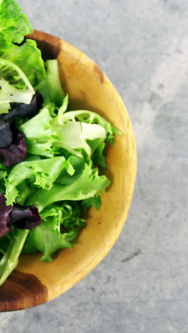 ensalada en un tazón