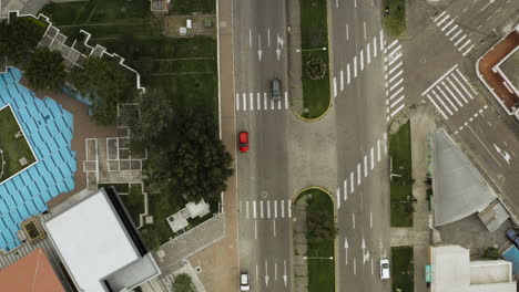 Toma-Panorámica-De-Drones-De-La-Ciudad-De-Ibarra,-Ecuador.