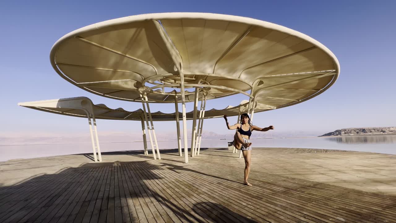 죽은 바다의 댄서