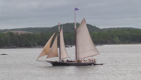 Altes-Schiff-Im-Hafen-Von-New-England