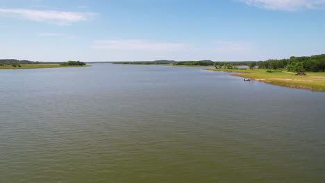 Imágenes-Aéreas-Del-Parque-Plowman-Creek-En-El-Lago-Whitney-En-Texas