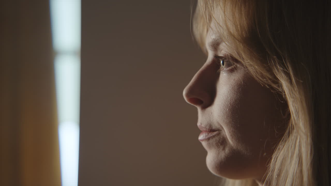 mujer en vista de perfil