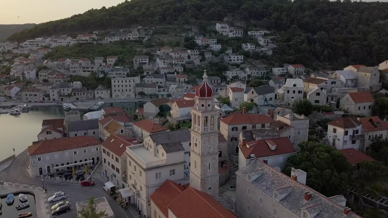 항공: 크로아티아의 지중해 마을