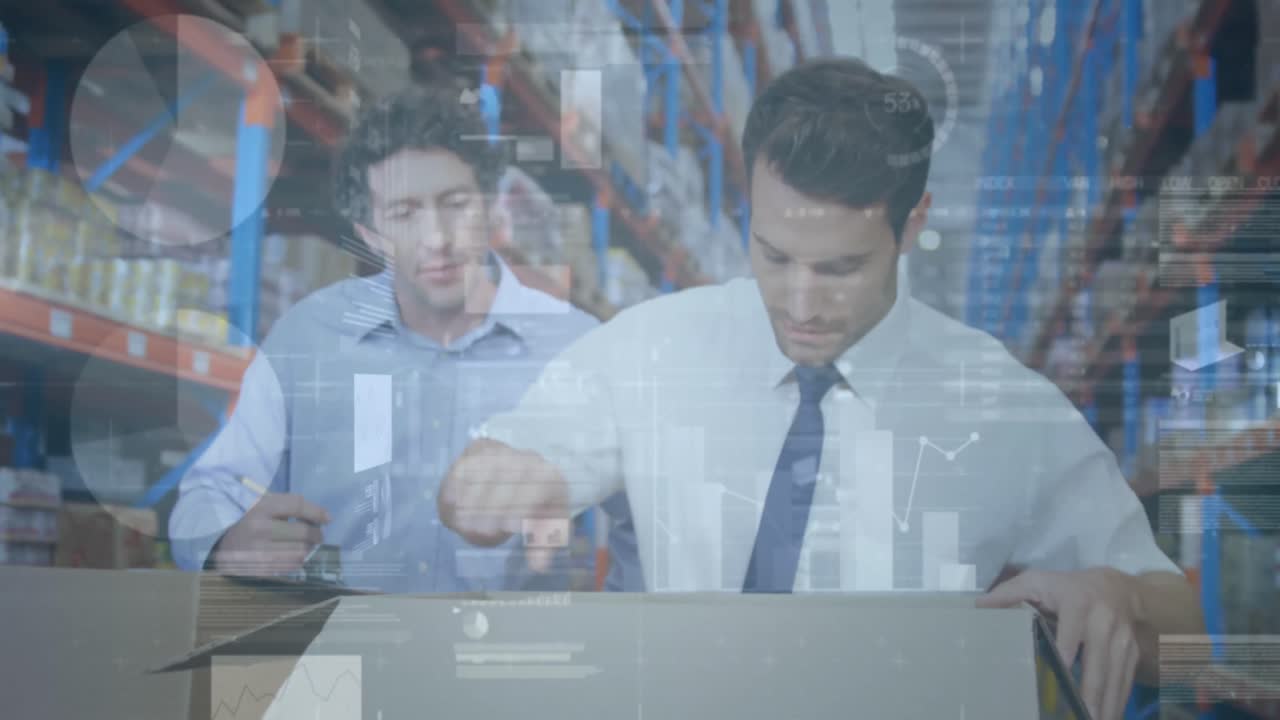 Animazione dell'elaborazione di statistiche e dati finanziari su uomini che lavorano in un magazzino