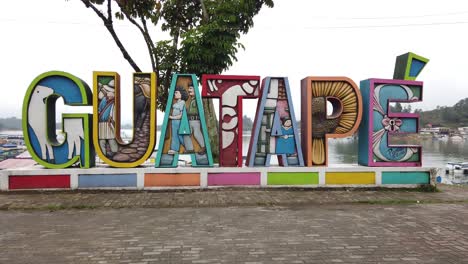 Signo-De-La-Ciudad-De-Guatape-En-Colombia