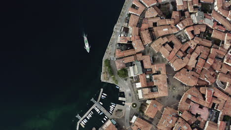 High-shot-of-Iseo-Lake---Italy