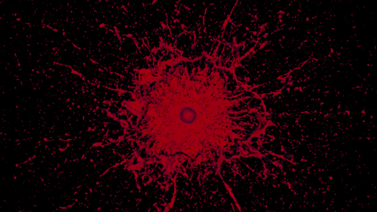 Rød væskeeksplosion