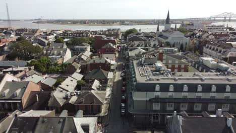 buena antena sobre nueva orleans, luisiana, barrio francés, río mississippi y jackson square