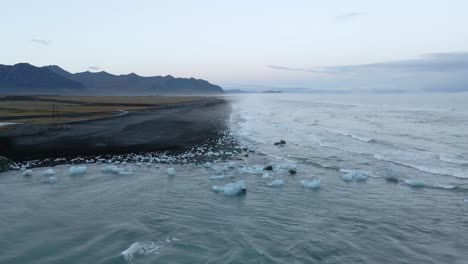 Luft-Nach-Vorn-über-Einsamen-Diamond-Beach-In-Island