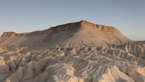 paisaje de montaña desértico
