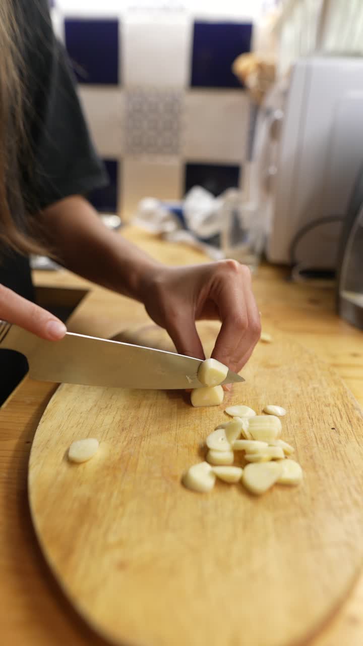 нарезка чеснока