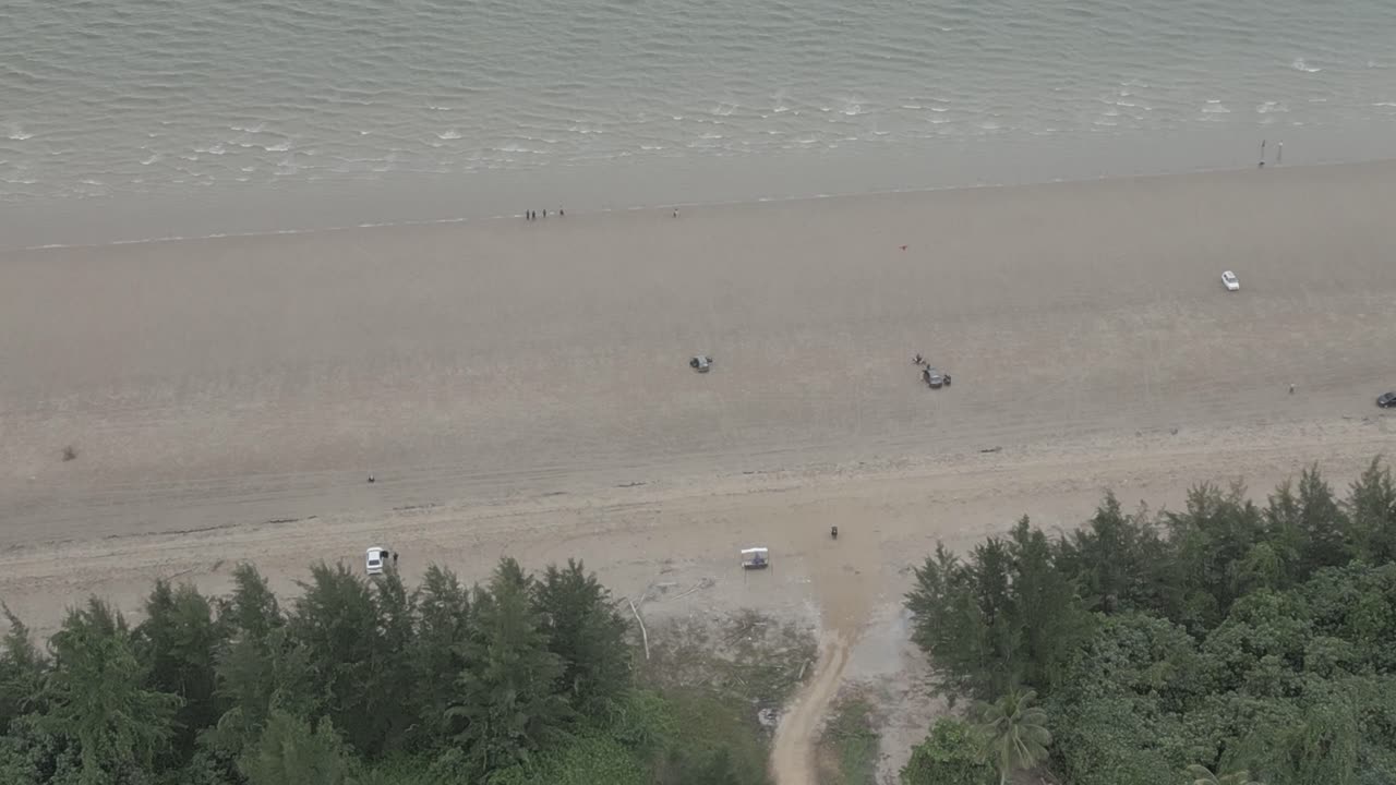 прекрасный вид с воздуха на пляж теромбол, кучинг, саравак