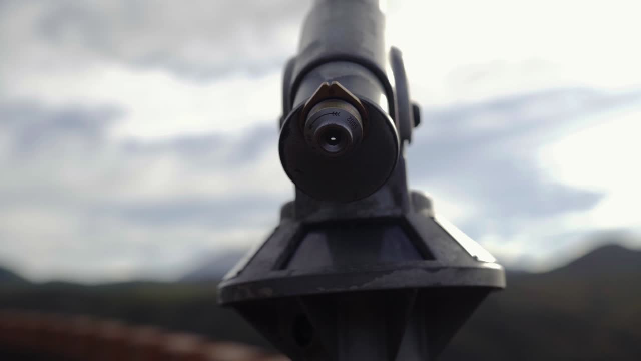 旅遊望遠鏡來觀看泰德 提內里夫 西班牙的美麗