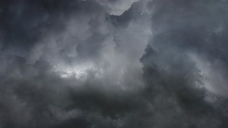 4k-Schwere-Wolken-Am-Himmel-Und-Gewitter