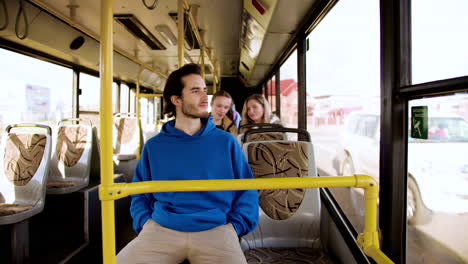 couple talking in the bus