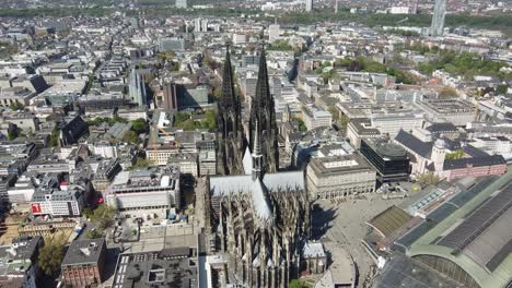 Aerial-view-of-iconic-Cologne-Cathedral-Church---Dom-of-Saint-Peter-in-historic-city-center---Köln,-Germany