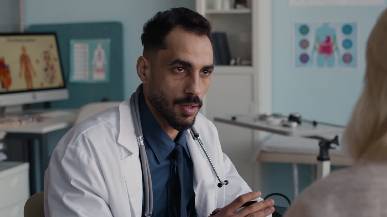 consulta del médico con el paciente